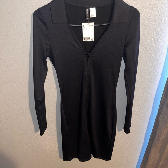 Black tight dress with zipper - Picture 1 of 3